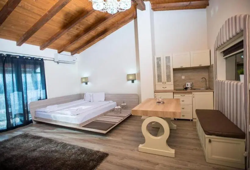 Superior room with lake view, Vila Bisera