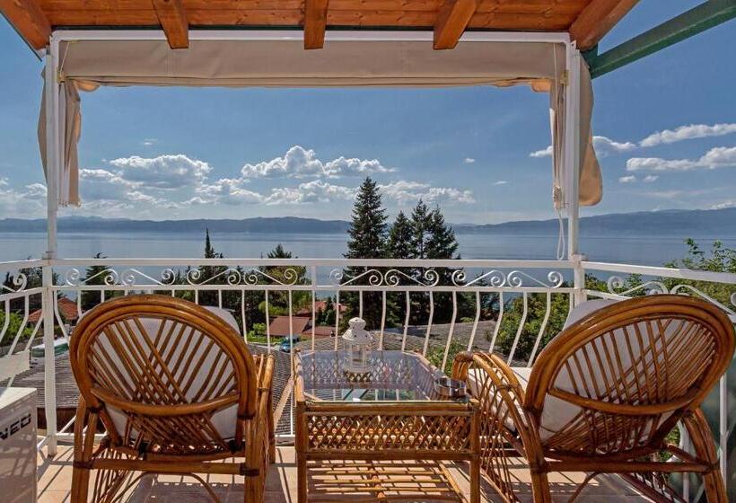 Superior room with lake view, Vila Bisera