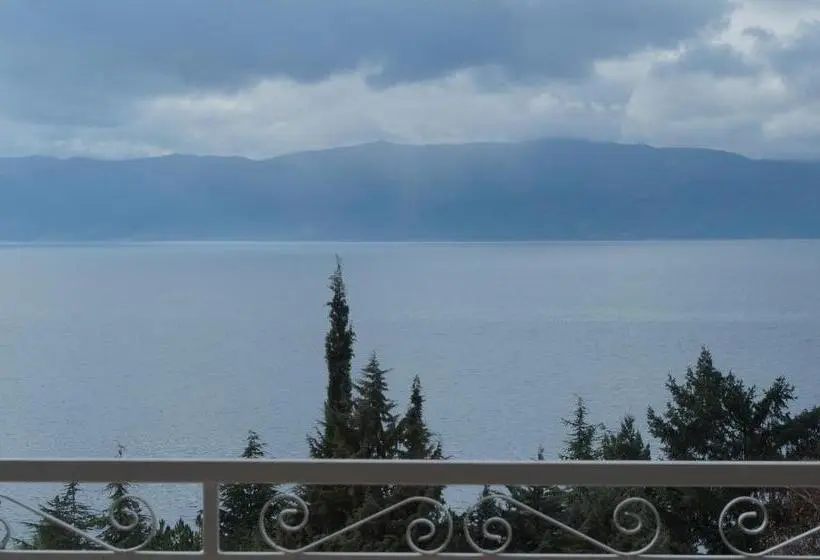 آپارتمان دلوکس 3 خوابه, Vila Bisera