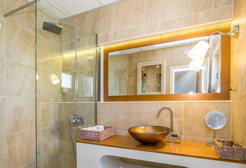 اتاق لوکس سه تخته, Vila Bisera