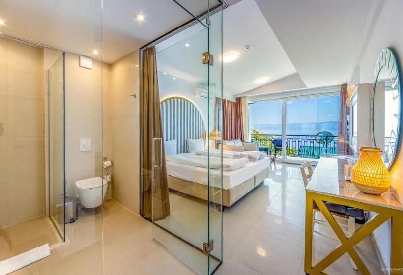 اتاق لوکس با وان آب گرم, Vila Bisera