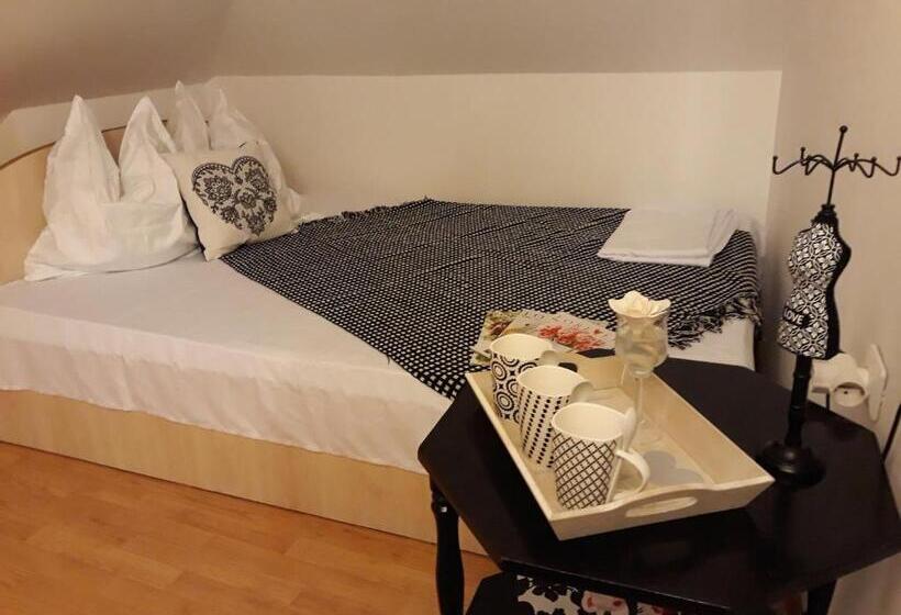 이그제큐티브 트리플, Vila Calix