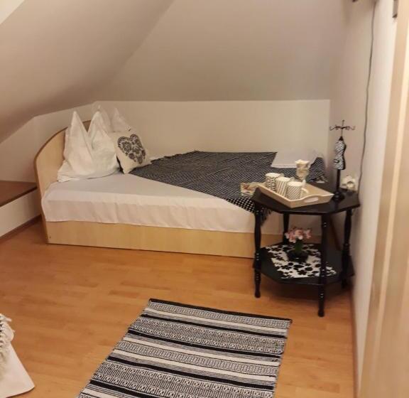 이그제큐티브 트리플, Vila Calix