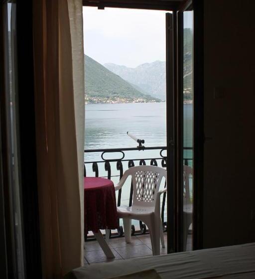 اتاق استاندارد با سرویس بهداشتی مشترک, Accommodation Tomcuk