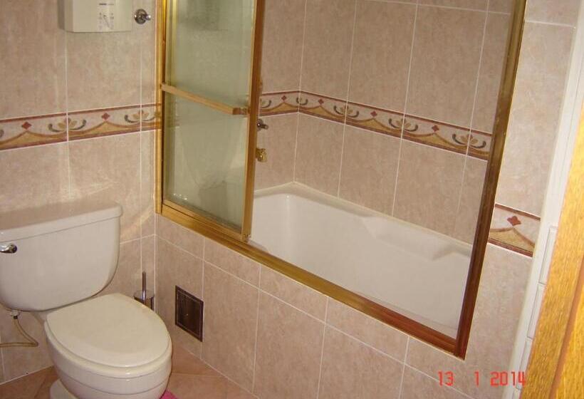 اتاق استاندارد با سرویس بهداشتی مشترک, Accommodation Tomcuk