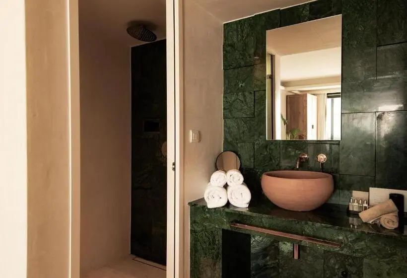 Superior Room with Hot Tub