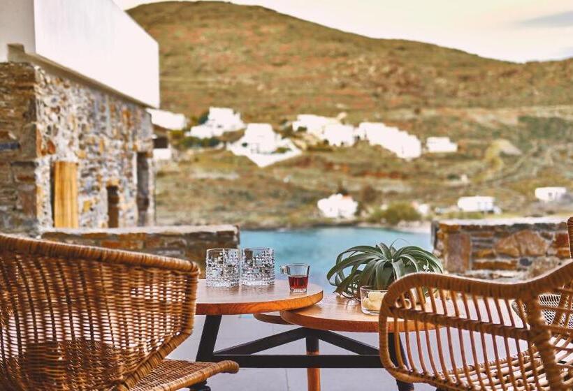 جناح جونيور مطلّ علي البحر, Amal Kythnos Suites