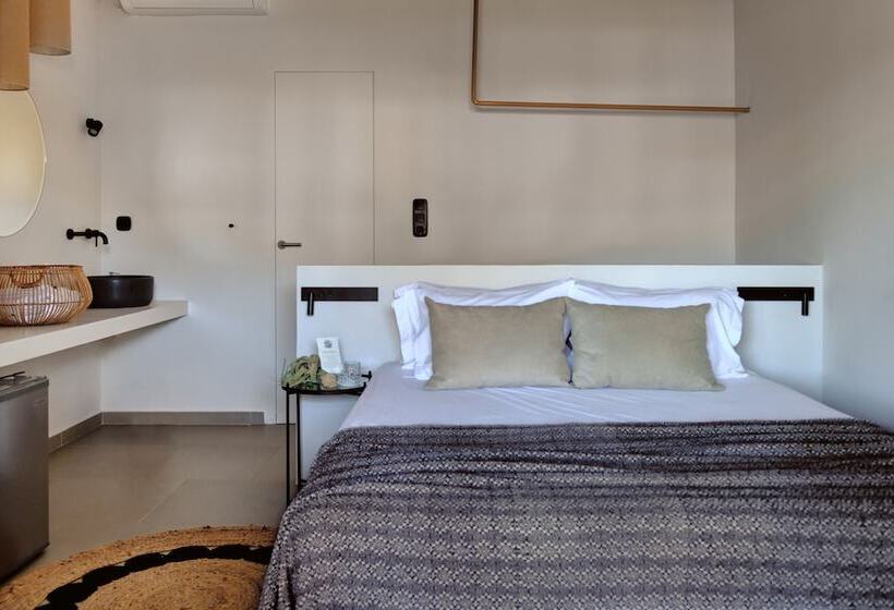 جناح مطلّ علي البحر, Amal Kythnos Suites