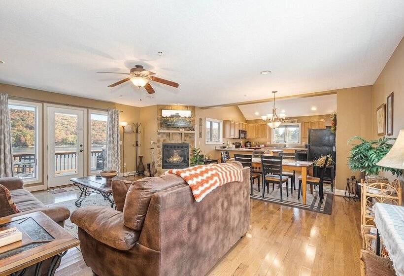 منزل غرفة نوم واحدة, Strawberry Fields