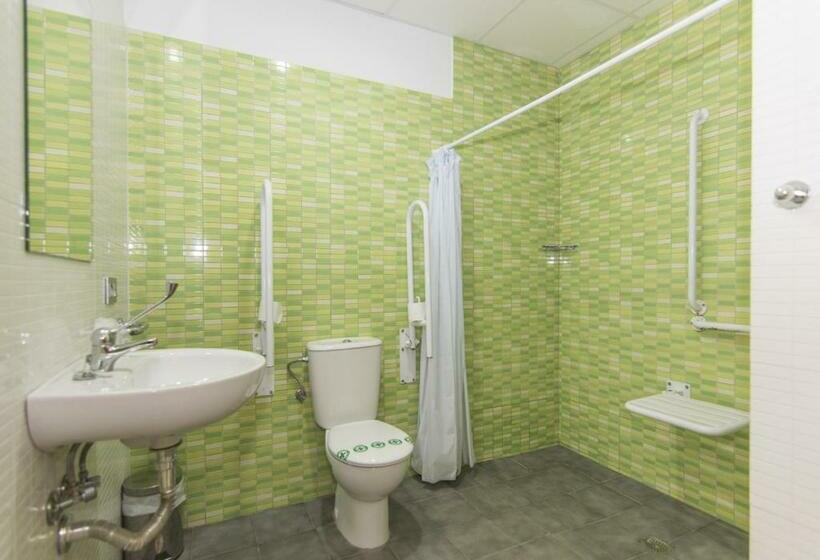 Номер Стандарт Трехместный, Albergue Inturjoven Algeciras Tarifa Hostel