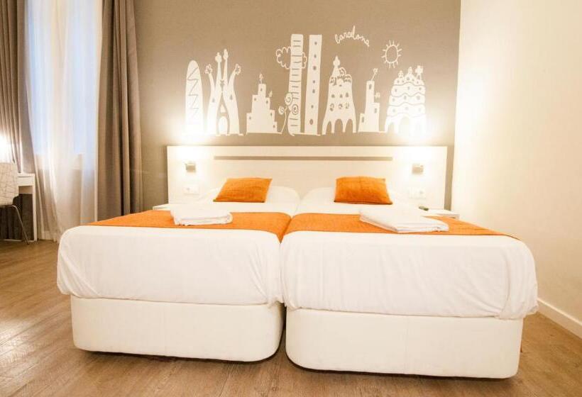 اتاق استاندارد سه نفره, Hostal Live Barcelona