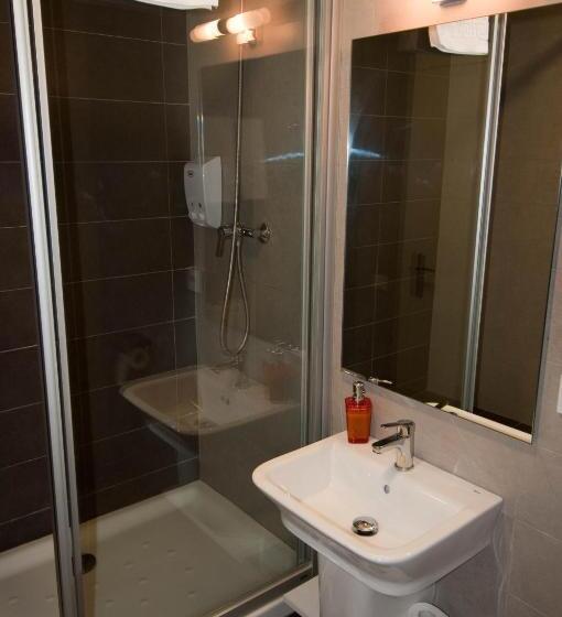 اتاق استاندارد, Hostal Live Barcelona