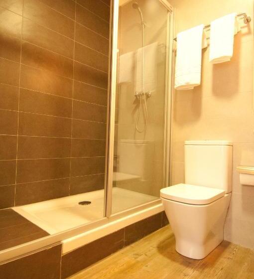 اتاق استاندارد سه نفره, Hostal Live Barcelona