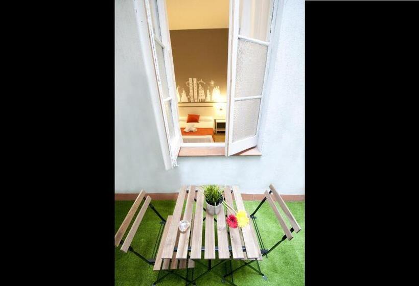 اتاق استاندارد سه نفره, Hostal Live Barcelona
