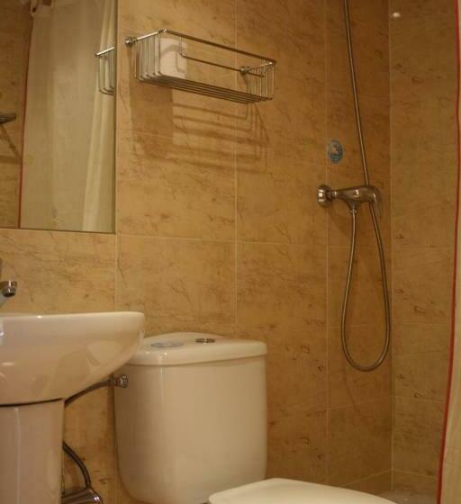 اتاق استاندارد یک نفره, Hostal Santa Cruz