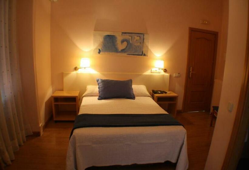 اتاق استاندارد, Hostal Santa Cruz
