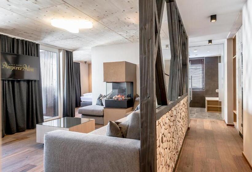 جناح مزوَّد بشرفة, Angerer Alm