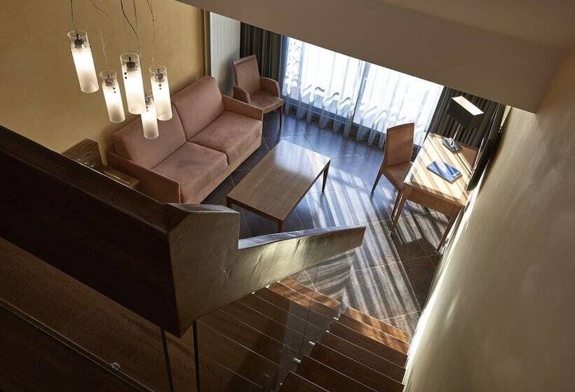 اتاق دوبلکس, D Alleves