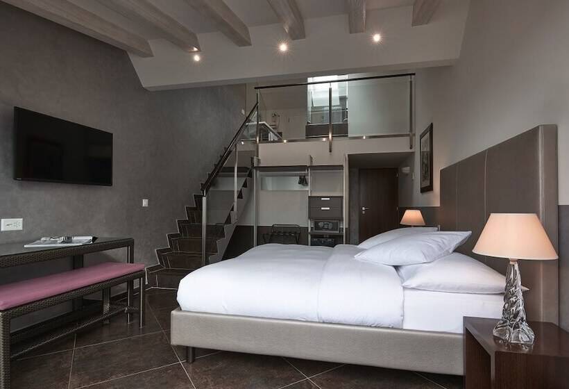 اتاق دوبلکس, D Alleves