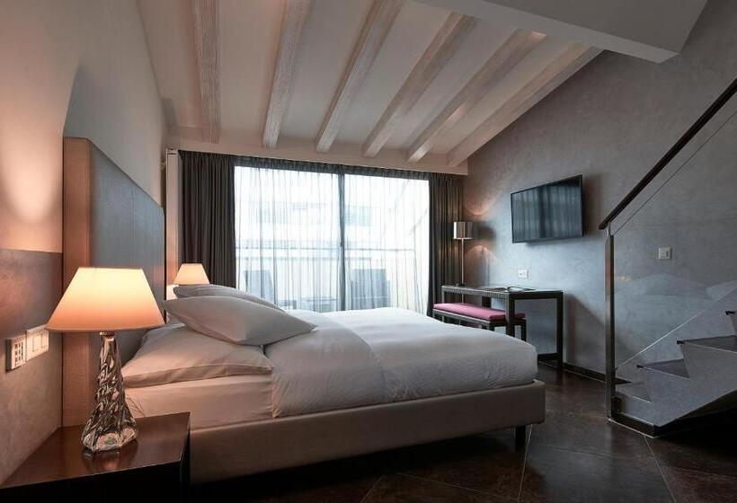 اتاق دوبلکس, D Alleves