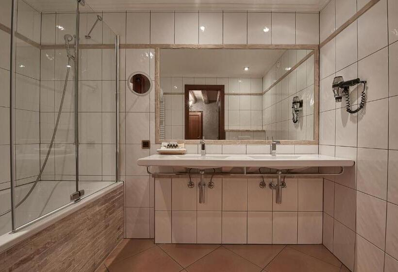 سوییت, D Alleves