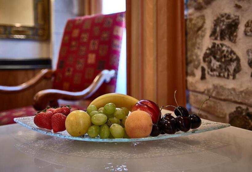 سوییت, D Alleves