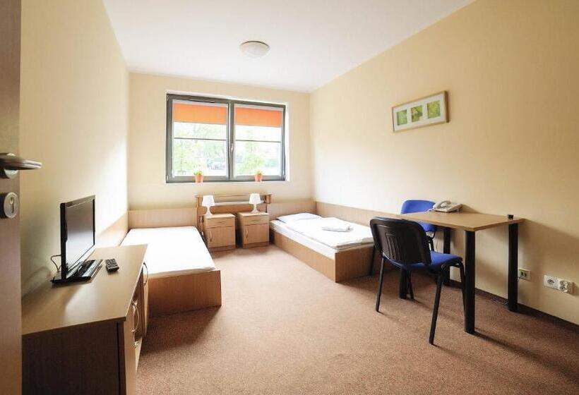 اتاق استاندارد یک نفره, Gdańska Szkoła Szermierki