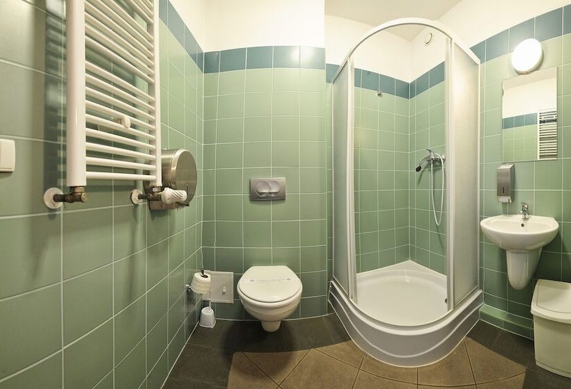 اتاق استاندارد یک نفره, Gdańska Szkoła Szermierki