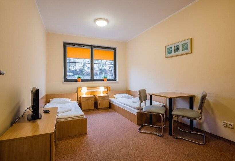 اتاق استاندارد, Gdańska Szkoła Szermierki