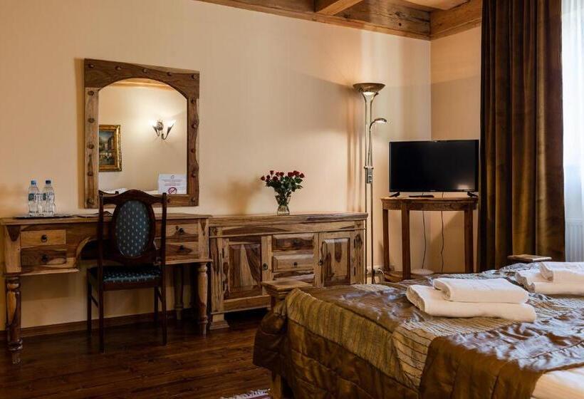 Номер Superior, Marysin Dwor