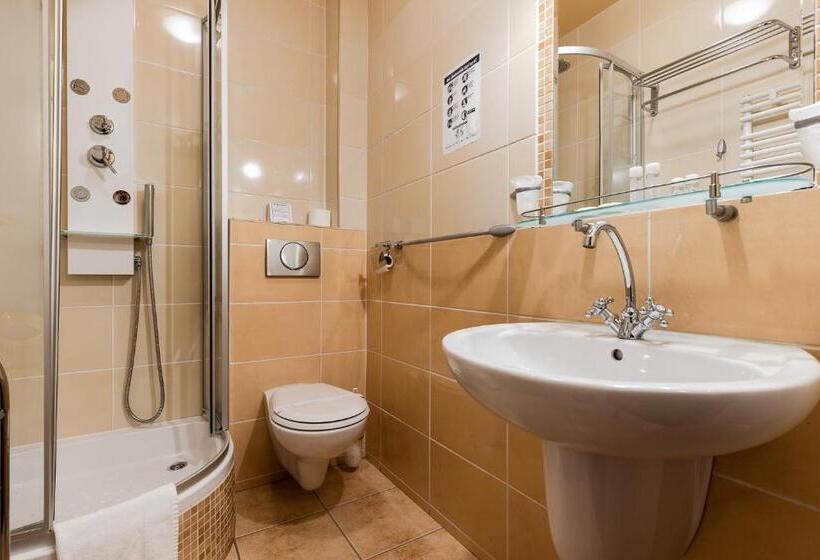 디럭스 룸, Marysin Dwor