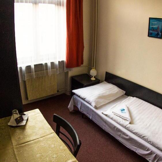 غرفة إقتصادية فردية, Pyramida