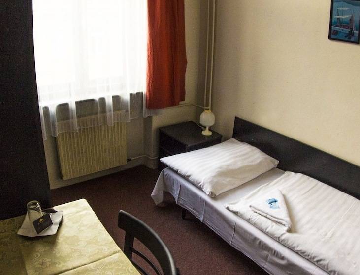 غرفة إقتصادية فردية, Pyramida