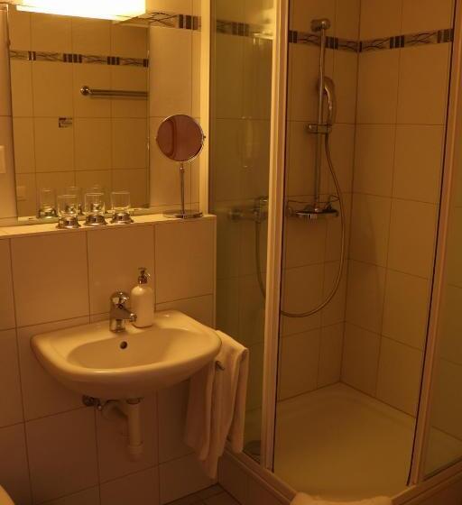 חדר סטנדרט לשלושה, Restaurant Ronalp