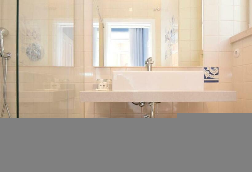 اتاق لوکس خانوادگی, Residencial Florescente