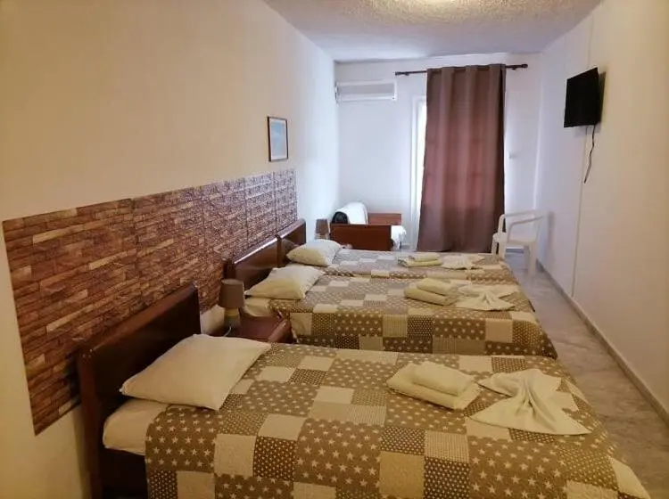 プールの見えるスタンダードトリプルルーム, Katerina Apartments