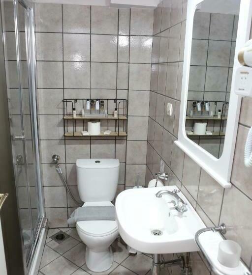 غرفة قياسية مطلة على الجبل, Caretta   Caretta