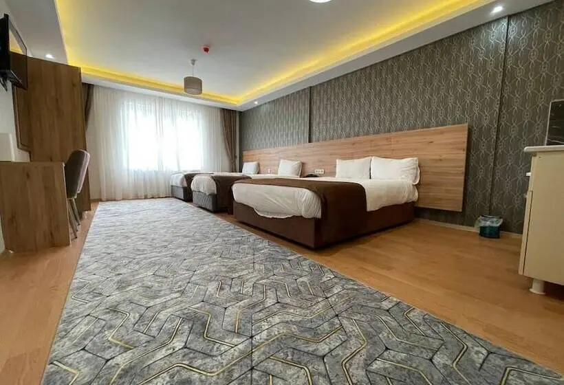 デラックスの4人部屋, Indi̇ana