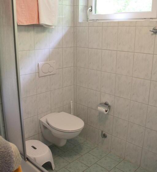 חדר משפחתי, Pension Wolf