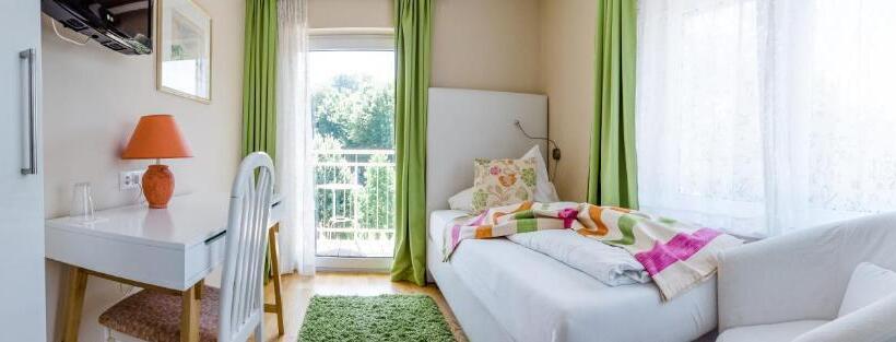 スタンダードシングルルーム, St. Hubertushof