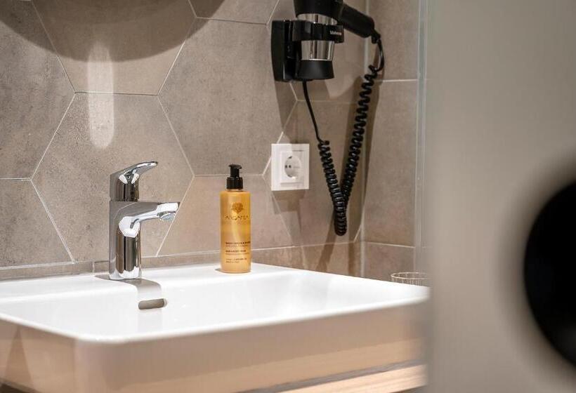 חדר סטנדרט, Klingler