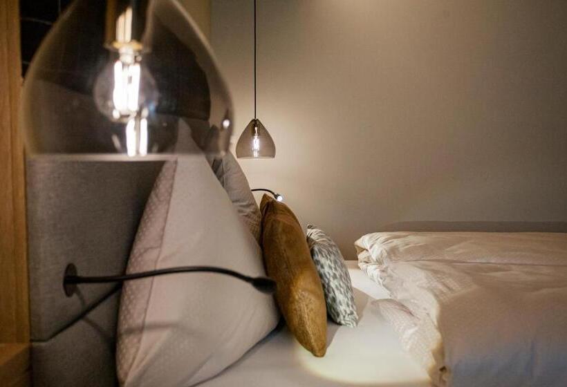 חדר סטנדרט, Klingler