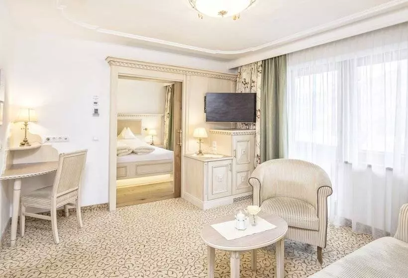 デラックススタジオ, Der Lärchenhof