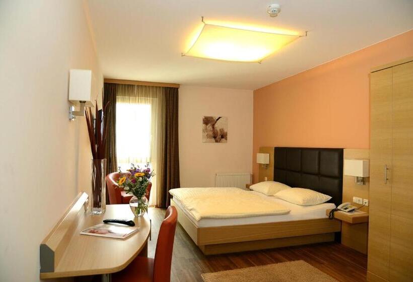 스탠다드 트리플 룸, Gasthof Graf