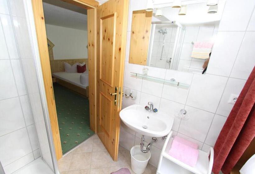 Habitació Estàndard, Haus Bödele