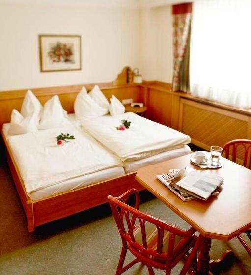 Номер Стандарт Трехместный, Lindner