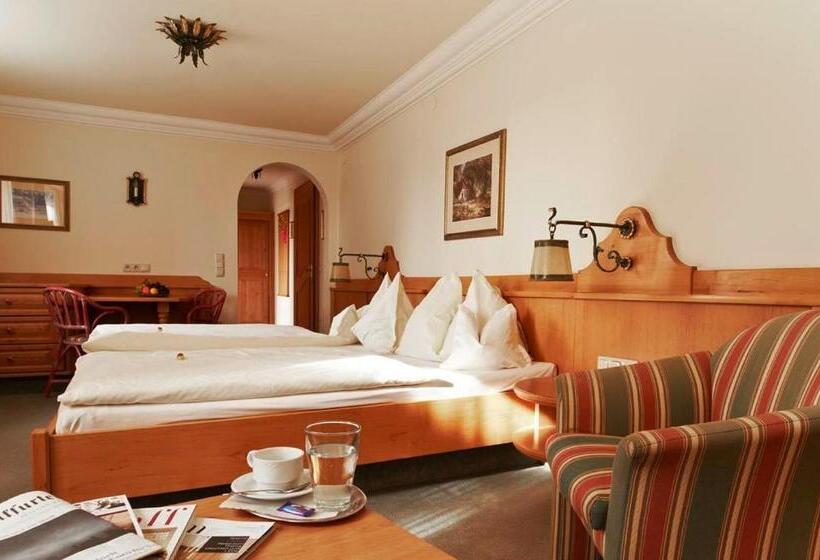 Номер Стандарт Трехместный, Lindner