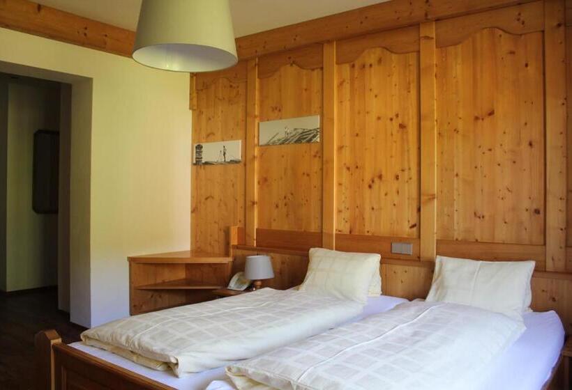 חדר סטנדרט עם מרפסת, Pension Luzenberg