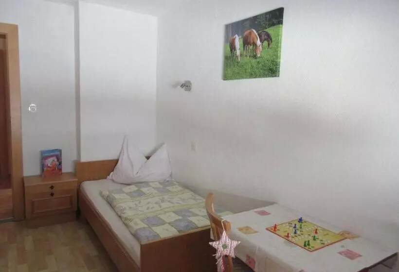 Huoneisto 3 Makuuhuonetta, Huaberhof Weerberg