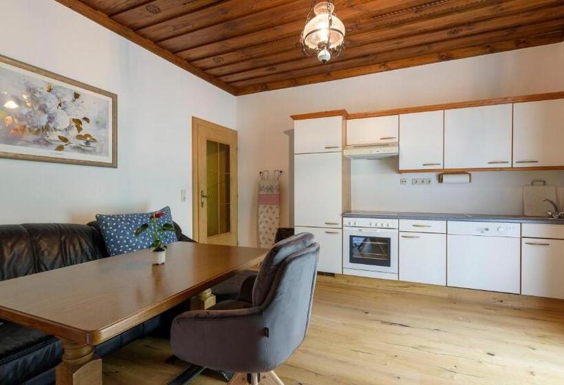 דירת שני חדרים, Landhaus Ausswinkl